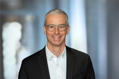 Portrait of Klaus Ohlig, CTO of thyssenkrupp nucera