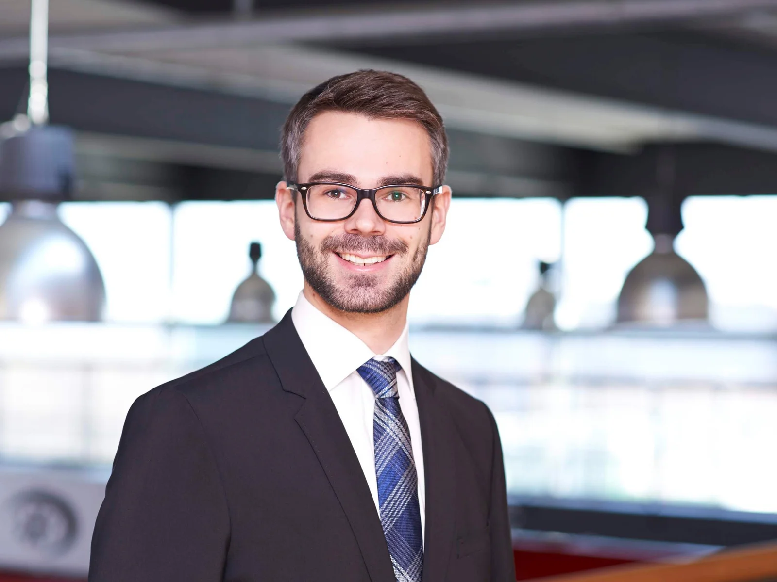 Portrait of Dr. Philipp Bickendorf, Senior Lead Engineer for Cell Fabrication at thyssenkrupp nucera®