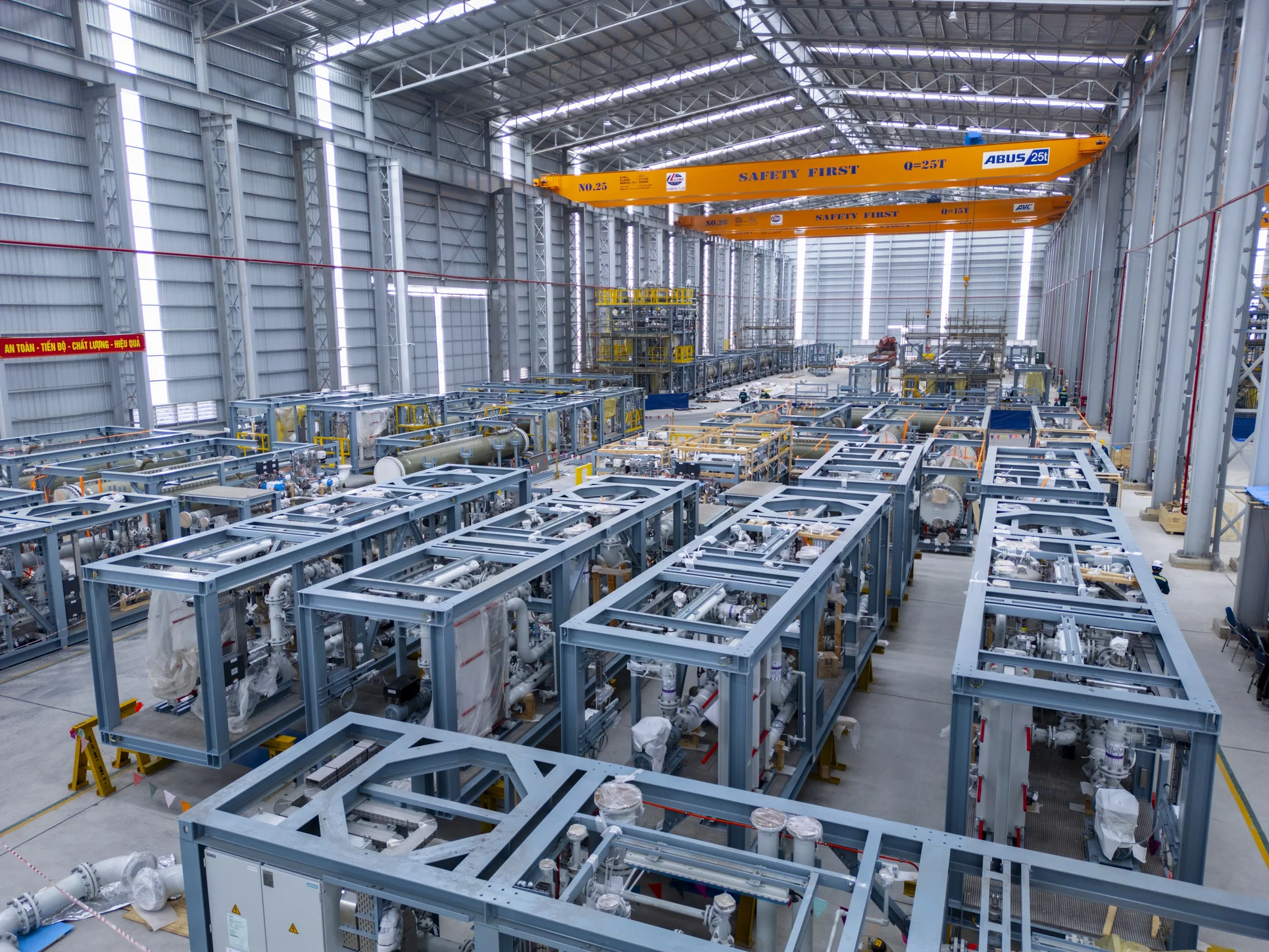 industrial-scale water electrolyzer manufacturing