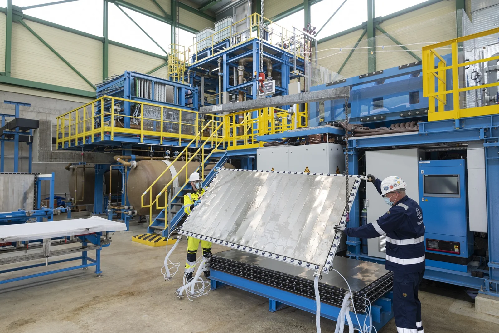 Cell assembly in Carbon2Chem